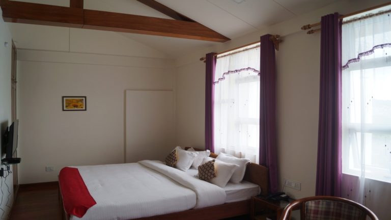 woodland hill stay deluxe room with MV